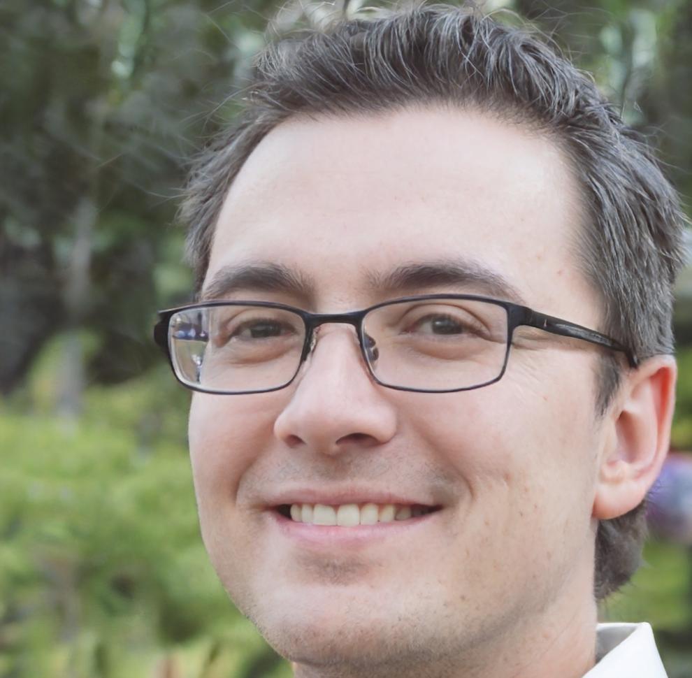 Carlos Mendoza, Especialista en Análisis Fundamental